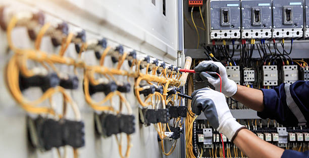Professional Electrician technician working in Saks, AL